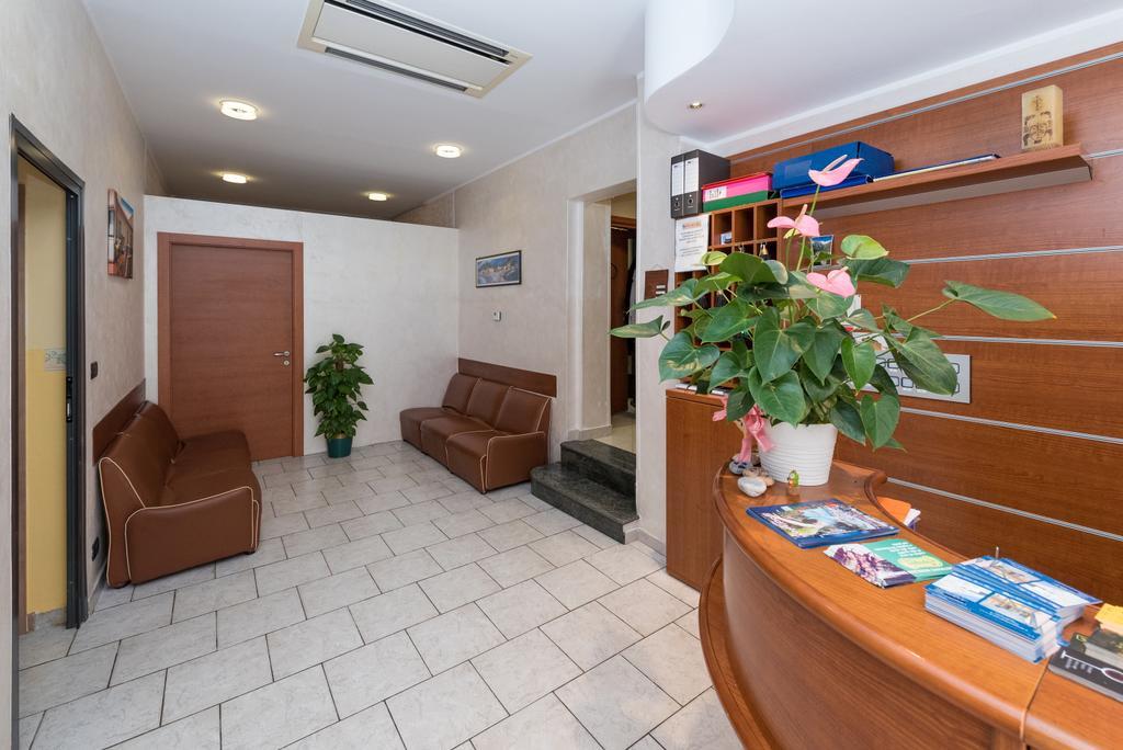 Hotel Santa Maria Финале Лигуре Екстериор снимка